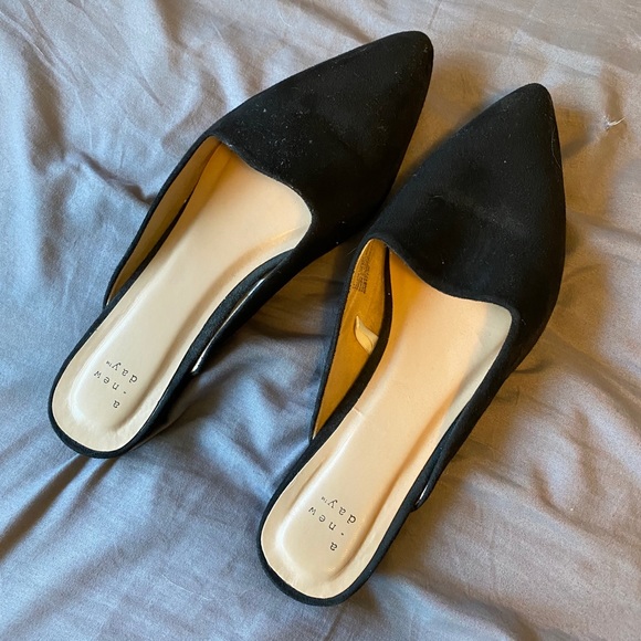 Women’s size 11 backless loafers - Picture 1 of 4
